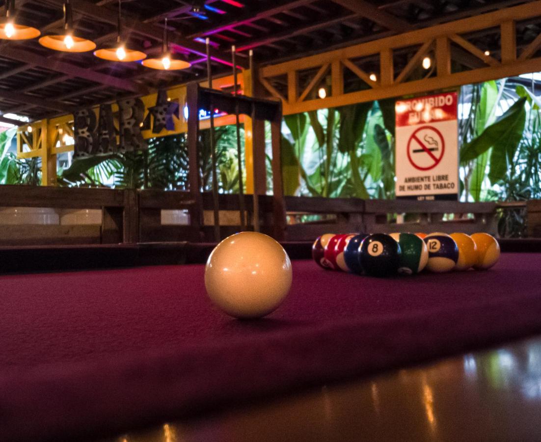 Arenal Backpackers Resort ラ・フォルトゥナ エクステリア 写真 Pool table