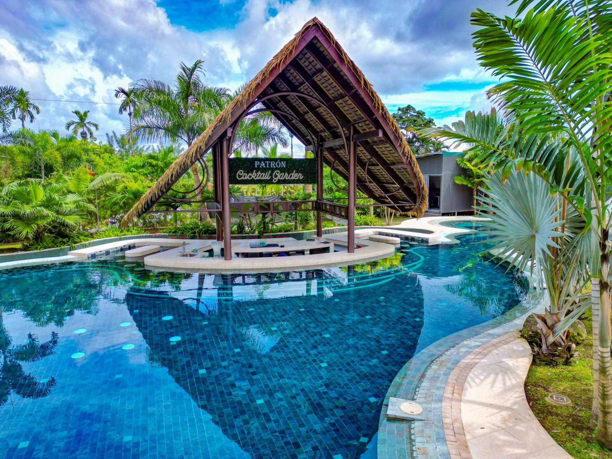 Arenal Backpackers Resort ラ・フォルトゥナ エクステリア 写真 Pata Black Mountain Golf Resort